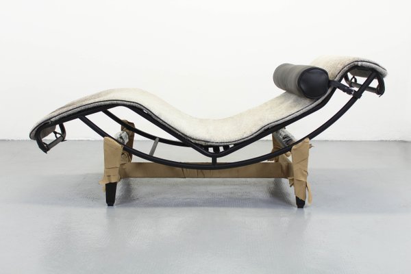 LC4 Chaise Lounge in Leather by Le Corbusier and Charlotte