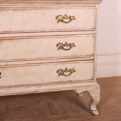 Swedish Painted Linen Cupboard for sale at Pamono