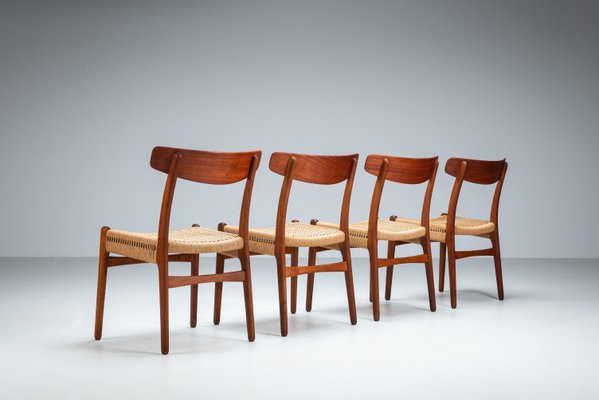 CH23 Dining Chairs by Hans J. Wegner for Carl Hansen & Søn, 1960s, Set of 4 for sale at Pamono