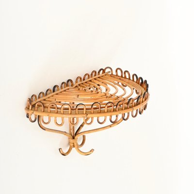 Geschwungenes Midcentury Wandregal aus Rattan & Bambus von Franco Albini,  Italien, 1960er bei Pamono kaufen