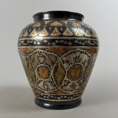 Orientalische Vase mit Graviertem Messing und Vergoldetem Silber bei Pamono kaufen