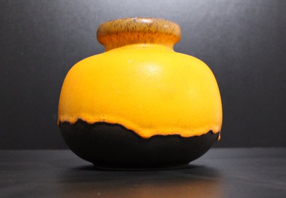 Mid-Century Modern 284-15 Fat Lava Spherical Vase by Scheurich 