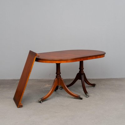 Esstisch im englischen Stil aus Eibenholz bei Pamono kaufen