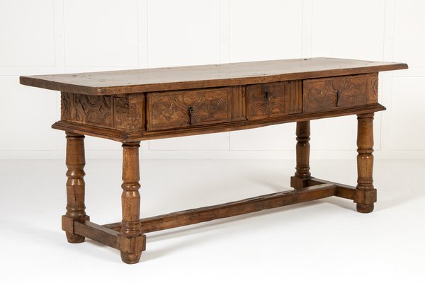 Large 17th Century Spanish Walnut Table for sale at Pamono