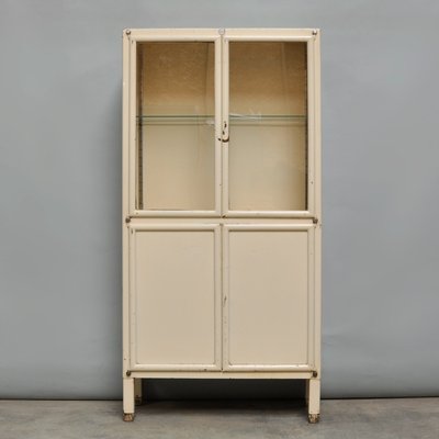 Armoire à Pharmacie Vintage en Fer de Kovona, 1950s en vente sur Pamono Armoire à Pharmacie Vintage en Fer de Kovona, 1950s en vente sur Pamono