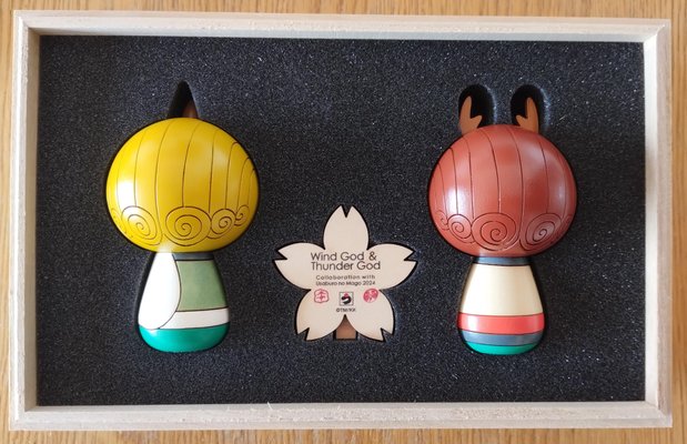 本堆朱　内梨地印籠　64g 東Y8-0508☆2Fトカチ Fujin & Raijin Kokeshi Set from Takashi Murakami, 2024, Set of 3