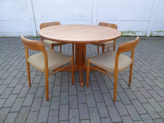 Juego de mesa y sillas de comedor danés de roble de Niels Otto ... Juego de mesa y sillas de comedor danés de roble de Niels Otto ...