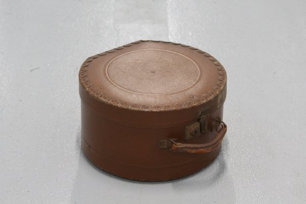 Boîte à Chapeau Ronde Marron avec Poignée, 1920s en vente sur