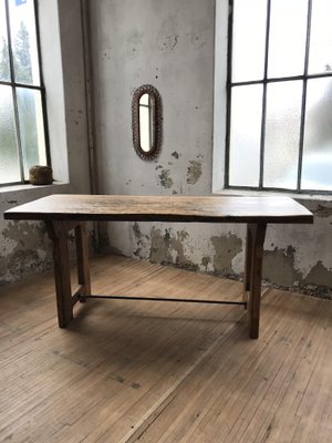 Mesa de comedor industrial de madera, años 50 en venta en Pamono Mesa de comedor industrial de madera, años 50 en venta en Pamono