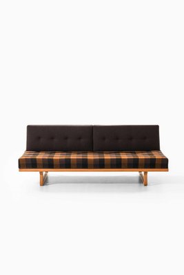 Model 4311/4312 Daybed in Upholstered Oak attributed to Børge