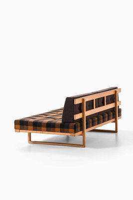 Model 4311/4312 Daybed in Upholstered Oak attributed to Børge