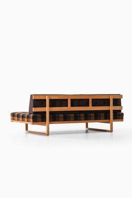 Model 4311/4312 Daybed in Upholstered Oak attributed to Børge