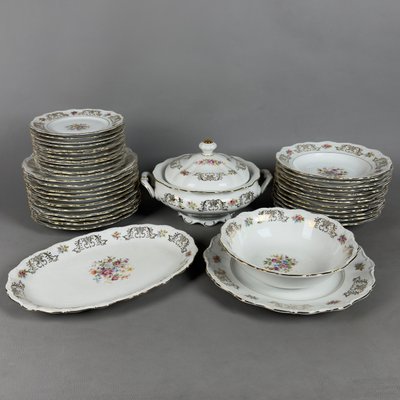 Geschirrservice aus Porzellan mit goldenen Blumen von Bavaria Theresia, 1960er, 39er Set bei Pamono kaufen