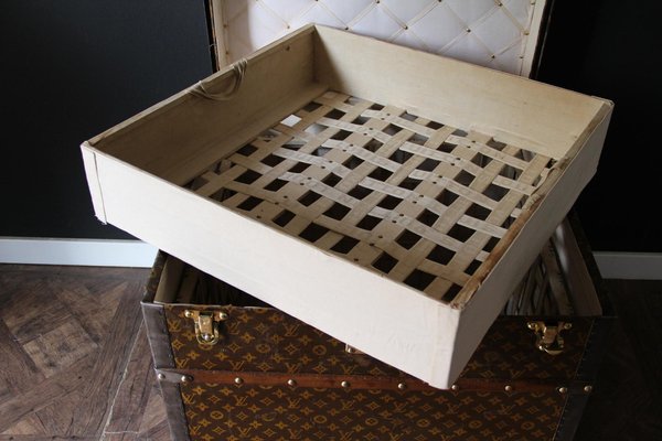 Cube-Shaped Trunk by Louis Vuitton, 1920s for sale at Pamono