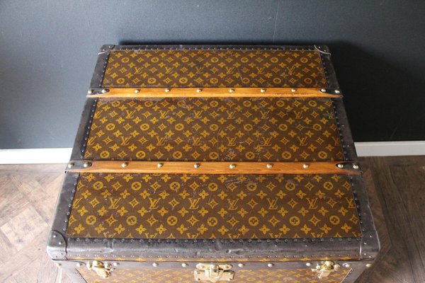 Cube-Shaped Trunk by Louis Vuitton, 1920s for sale at Pamono