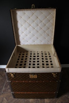 Cube-Shaped Trunk by Louis Vuitton, 1920s for sale at Pamono