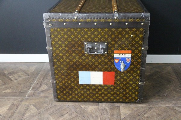 Cube-Shaped Trunk by Louis Vuitton, 1920s for sale at Pamono