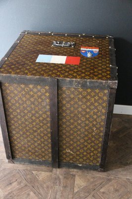 Cube-Shaped Trunk by Louis Vuitton, 1920s for sale at Pamono