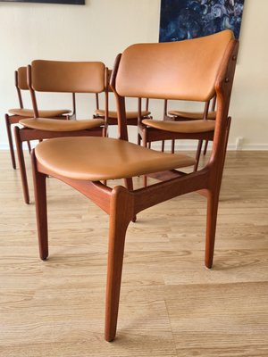 Model Od49 Dining Chairs in Teak and Cognac Italian Leather by