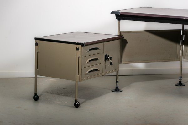 Spazio Series Directors Desk with Lamp by Studio BBPR for Olivetti