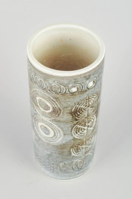 Vase Sarek en Céramique avec Motif Circulaire en Relief par Olle
