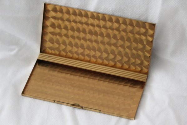 metal cigarette case vintage Vintage-Style 1920s and slim design keeps your cigarettes safe in style Luxury Electroplated Steel Cigarette Case