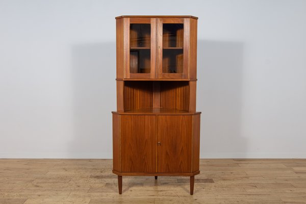 Mid-Century Modern Teak Eckschrank, Dänemark, 1960er bei Pamono kaufen