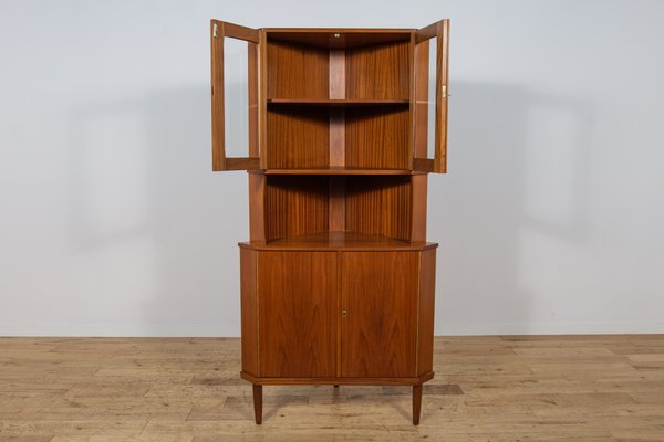Mid-Century Modern Teak Eckschrank, Dänemark, 1960er bei Pamono kaufen