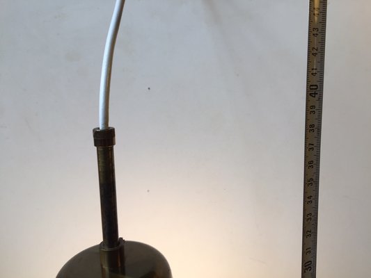 Lampada a sospensione in vetro zigrinato e ottone, anni '50 Lampada a sospensione in vetro zigrinato e ottone, anni '50