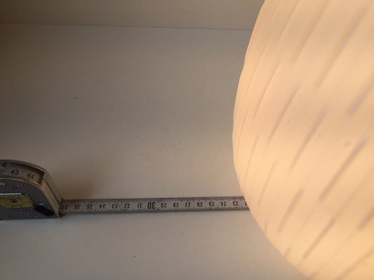 Lampada a sospensione in vetro zigrinato e ottone, anni '50 Lampada a sospensione in vetro zigrinato e ottone, anni '50