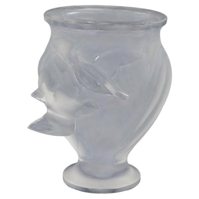 Vase aus Milchglas von René Lalique, 1970er bei Pamono kaufen