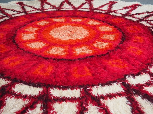 Runder Teppich In Rot Creme 1960er Bei Pamono Kaufen