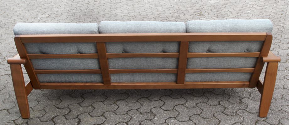 Hellgraues Sofa - The Ikea Table Tops