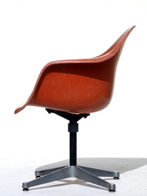 Vintage Shell Orange Chair By Charles Ray Eames For Herman