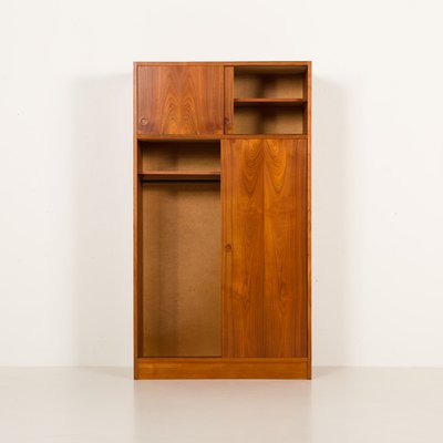 Dänischer Kleiderschrank aus Teak von Hundevad & Co., 1960er bei Pamono kaufen
