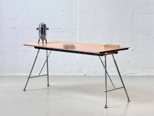 Tisch mit Metallgestell von Atelier Alinea bei Pamono kaufen