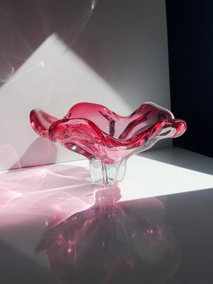 Große Cranberry Glasschale von Josef Hospodka für Chribska, Tschechoslowakei, 1960er bei Pamono kaufen