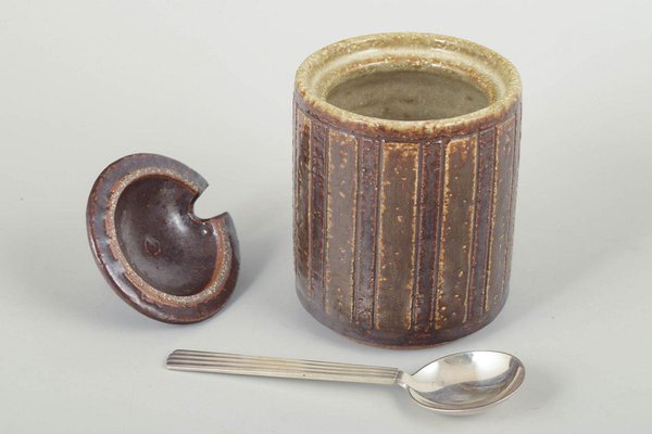 Marmeladenglas aus Keramik mit silbernem Löffel von Palshus, Dänemark, 1970er, 2er Set bei Pamono kaufen