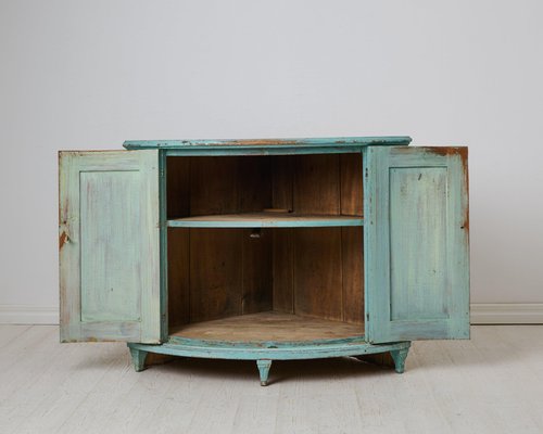 Antikes gustavianisches Eck-Sideboard aus Pinienholz, 1790 bei Pamono kaufen