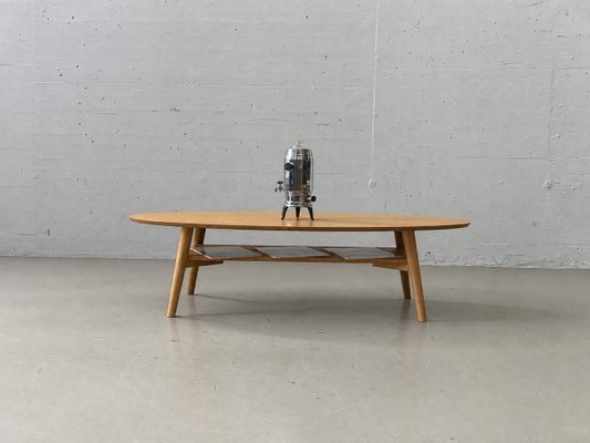 Ovaler skandinavischer Mid-Century Couchtisch mit Ablage bei Pamono kaufen