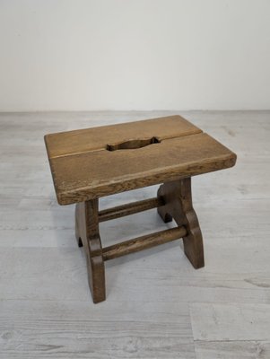 Kleiner rustikaler Holzhocker, 1965 bei Pamono kaufen
