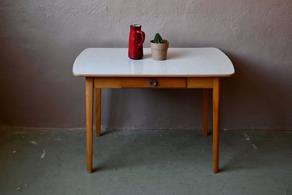 Küchentisch aus Resopal mit konischen Beinen und Schublade, 1950er bei Pamono kaufen