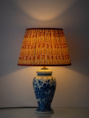 Vintage Delft Tischlampe aus Chinoiserie-Keramik in Blau & Weiß von Plateelbakkerij Ram, 1950er bei Pamono kaufen