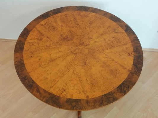 Antique Birch Veneer Dining Table For, Lane Acclaim Round Dining Table
