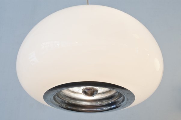 Lampada a sospensione vintage bianca e nera dei Fratelli Lampada a sospensione vintage bianca e nera dei Fratelli