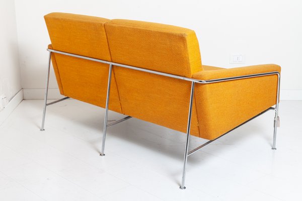 Vintage Series 3300 Sofa By Arne Jacobsen For Fritz Hansen