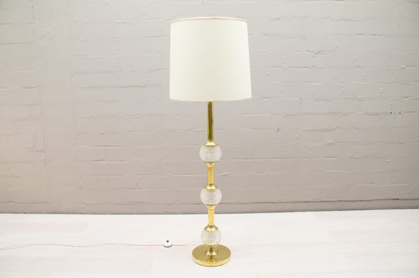 Lampadaire Hollywood Regency en Laiton et Cristal, Autriche, 1960s Lampadaire Hollywood Regency en Laiton et Cristal, Autriche, 1960s