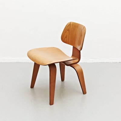 Dcw Chair By Charles Ray Eames For Herman Miller 1950s For Sale At Pamono