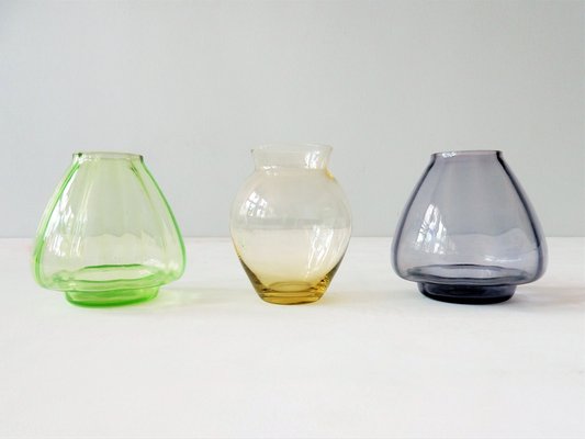 Featured image of post Small Colored Glass Vases - We believe in helping you find the product that is right for you.