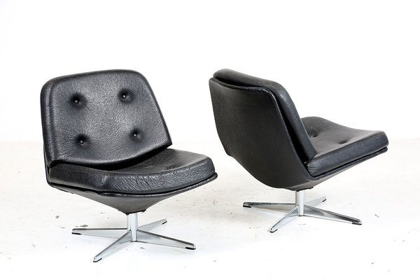 Italian Swivel Armchairs In Chrome Black Vinyl 1960s For Italian Swivel Armchairs In Chrome